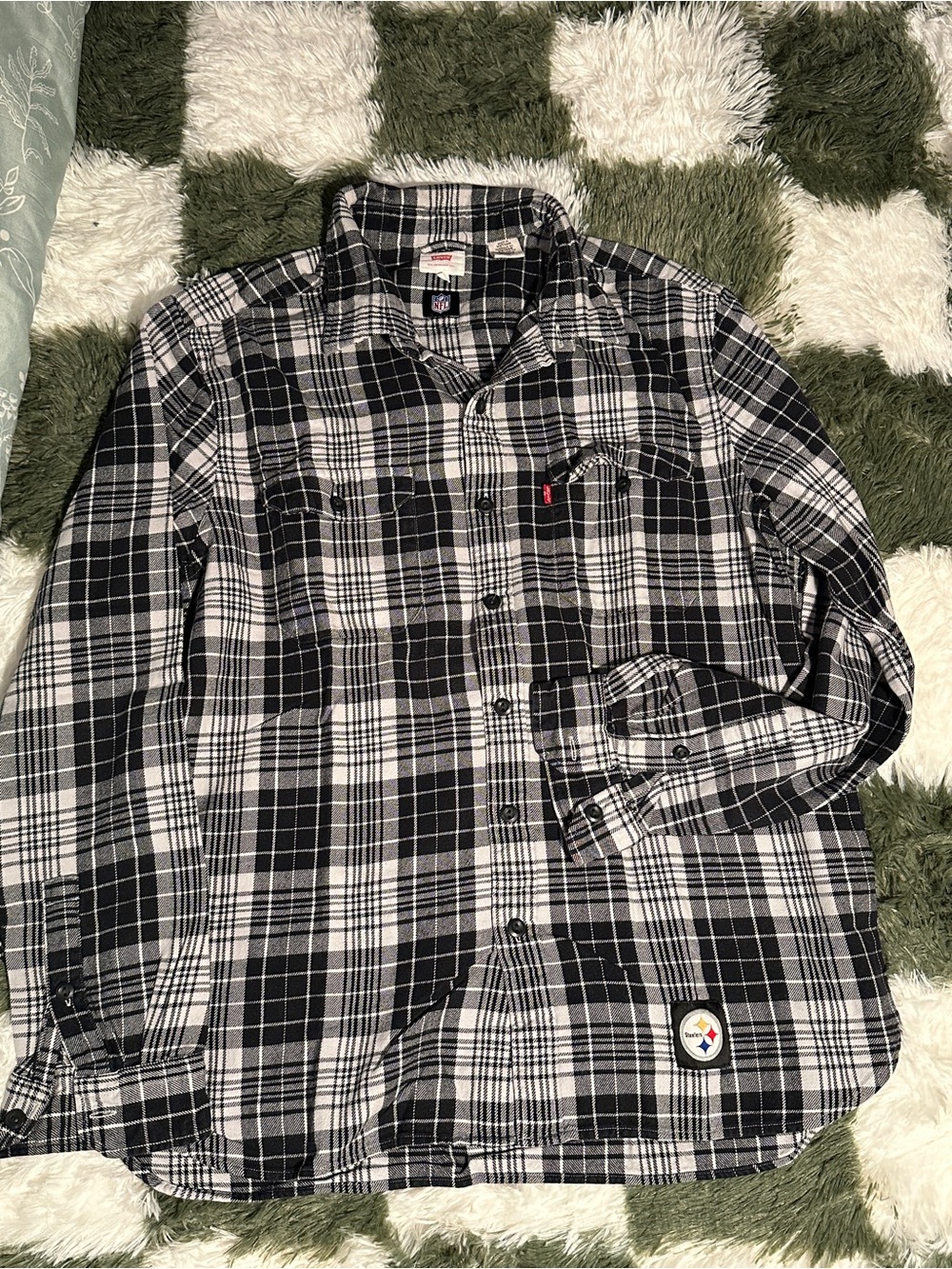 Levi's Black & White Flannel/Plaid Button-Down Shirt